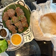 เมนูของร้าน Greyhound Café Groove@CentralWorld