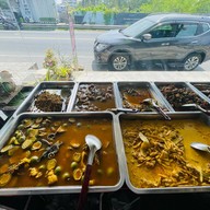 ข้าวแกงคนคอน -