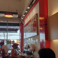 บรรยากาศ ข้าวมันไก่บันไซ สาขาท่าอิฐ ท่าอิฐ
