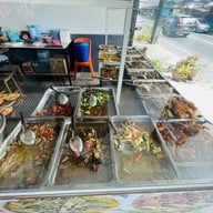 ข้าวแกงคนคอน -