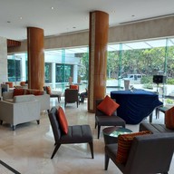 โรงแรมรอยัลปริ๊นเซสหลานหลวง