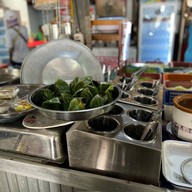 ข้าวแกงละออง ถนนสันติสุข