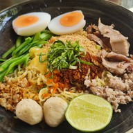 ก๋วยเตี๋ยวสุโขทัยบ้านสวน