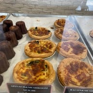 Nana Bakery มีโชค