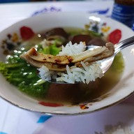 เมนูของร้าน เจ๊ตอง โจ๊กหมู / เมี่ยงปลาเผา / อาหารตามสั่ง
