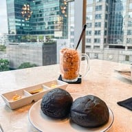 เมนูของร้าน Another Hound Café Central Embassy