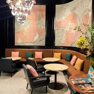 บรรยากาศ Another Hound Café Central Embassy