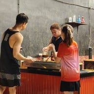 ร้านเก้าอี้ หม่าล่าเสียบไม้ สไตล์ฟิวชั่น -