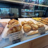 APRIL HOUSE สาขา 1