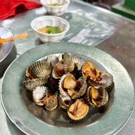 เมนูของร้าน เจ้ภาหอยแครงลวก&กุ้งอบวุ้นเส้น เจ๊ภา วงเวียนใหญ่