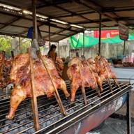 ร้านไ่ก่ย่างวิเชียรบุรีนวลจันทร์ดั้งเดิม