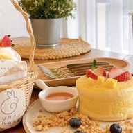 BUNNY SHAKE CAFE ศาลายา