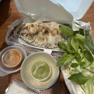 เมี่ยงปลาเผา ลุงยศ เจ้าเก่า เจ้าดัง (อร่อยจนไม่เหลือก้าง) ลุงยศ