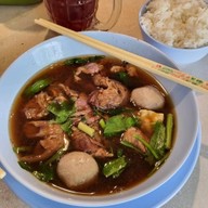 เมนูของร้าน เนื้อตุ๋นนางเลิ้ง ซอยนครสวรรค์ 2