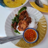 เมนูของร้าน ขนมจีนทอดมัน ท่งเชียง เจ้ปุ้ย