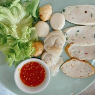 ฝู ลูกชิ้นปลา สาขารวมโชค  รวมโชค