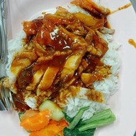 ยุ้ยโภชนา