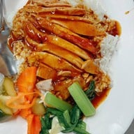 ยุ้ยโภชนา