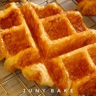 ครอฟเฟิลโฮมมี่ Juny Bake