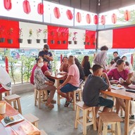 บรรยากาศ ร้านขนมหวาน ปังปิ้ง โคมแดง Night Cafe’ & โรตี เจ้าเก่า สาขาไอมอลล์ แยกการไฟฟ้า