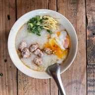 เมนูของร้าน โจ๊กนายโต และ เตี๋ยวนายโต