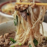 ร้านเตี๋ยวเรืออีเจ๊ บางกะดี่