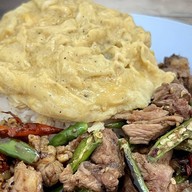 แซ่บส์ Thonglor @แซ่บส์ ทองหล่อ