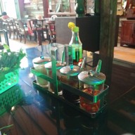 บรรยากาศ Madam Pahtehh 2515 หมากแข้ง