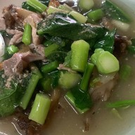 ติ๋ม ราดหน้าไก่ไทย