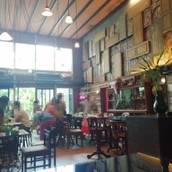 บรรยากาศ Madam Pahtehh 2515 หมากแข้ง