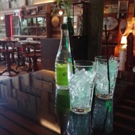 บรรยากาศ Madam Pahtehh 2515 หมากแข้ง