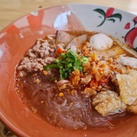 ก๋วยเตี๋ยวต้มยำกากหมูสูตรโบราณ บางคูวัด ปทุมธานี