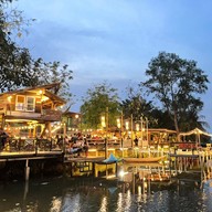 ร้านอาหาร ท่าน้ำบางลำภู