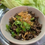ร้านไส้อั่วแม่นิ่ม