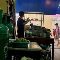 ก๋วยเตี๋ยวเนื้อจิตร์กมล  วงเวียนใหญ่