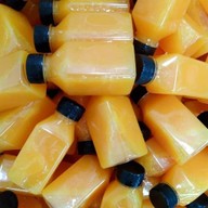 เปี่ยมสุข น้ำส้มคั้นสด100% ตลาดธันยาอ้อมใหญ่