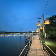 ร้านอาหาร ท่าน้ำบางลำภู