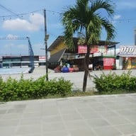 หน้าร้าน แพรวเตาถ่าน