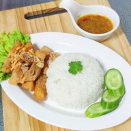 Tasty House  ข้าวผัดปลาทู สุขสวัสดิ์ 26