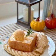 財 ไช้ ข้าวมันไก่ สไตล์สิงคโปร์ -