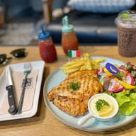 เมนูของร้าน Chez Nous Cafe