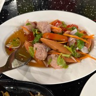 ยำสามแยก