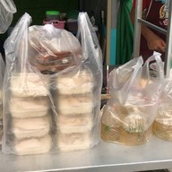 ข้าวมันไก่ตอนไหหลำ(น้องไอซ์เจ้าเก่า) หน้าหมู่บ้านทรัพย์ธานี2