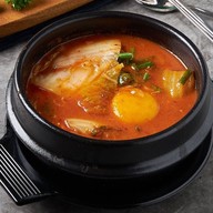 IntChon อินชอนไก่ทอดนานาชาติ อนุสาวรีย์ชัยสมรภูมิ