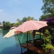 บรรยากาศ Me Waew Cafe And Bistro