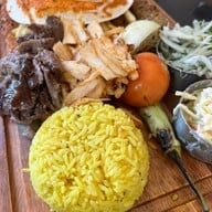 Beirut Lebanese Restaurant พร้อมพงษ์