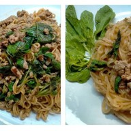 กะเพราหน้าบ้าน