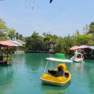 บรรยากาศ Me Waew Cafe And Bistro