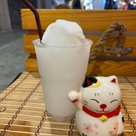 Sweet Mania น้ำมะพร้าวน้ำหอม 100% & น้ำลำไย