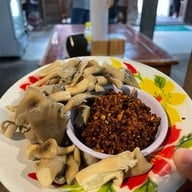 ร้านไส้อั่วแม่นิ่ม